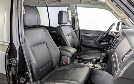 Mitsubishi Pajero IV рестайлинг 2, 2014 год, 2 240 000 рублей, 24 фотография