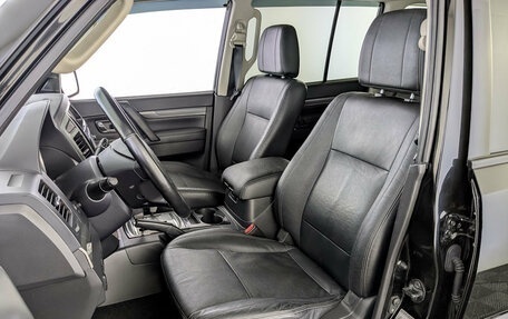 Mitsubishi Pajero IV рестайлинг 2, 2014 год, 2 240 000 рублей, 20 фотография