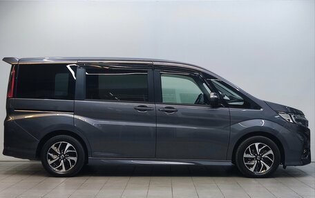 Honda Stepwgn IV рестайлинг, 2019 год, 2 250 000 рублей, 4 фотография