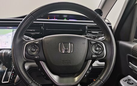 Honda Stepwgn IV рестайлинг, 2019 год, 2 250 000 рублей, 12 фотография