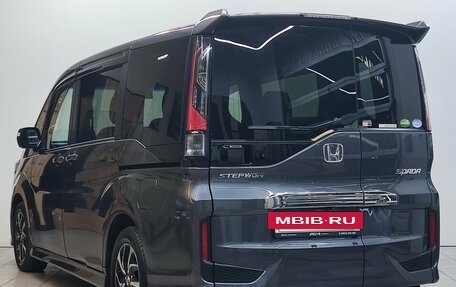 Honda Stepwgn IV рестайлинг, 2019 год, 2 250 000 рублей, 7 фотография
