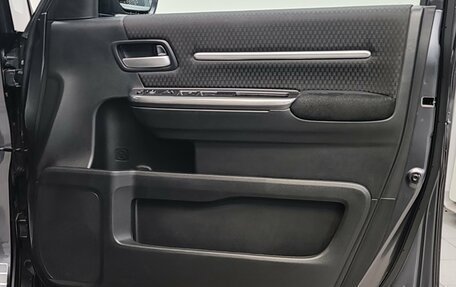 Honda Stepwgn IV рестайлинг, 2019 год, 2 250 000 рублей, 27 фотография