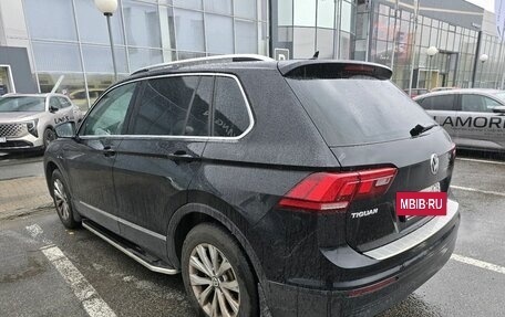 Volkswagen Tiguan II, 2017 год, 1 879 000 рублей, 2 фотография