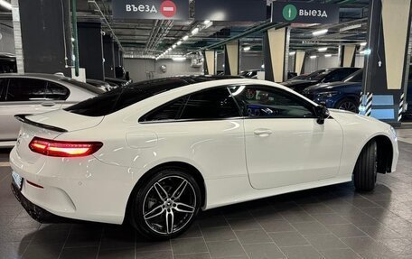 Mercedes-Benz E-Класс, 2018 год, 4 450 000 рублей, 5 фотография