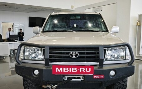 Toyota Land Cruiser 100 рестайлинг 2, 2001 год, 2 150 000 рублей, 2 фотография