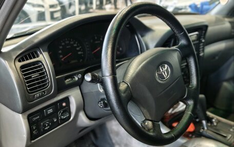 Toyota Land Cruiser 100 рестайлинг 2, 2001 год, 2 150 000 рублей, 10 фотография