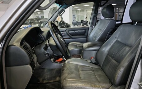 Toyota Land Cruiser 100 рестайлинг 2, 2001 год, 2 150 000 рублей, 11 фотография