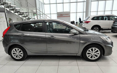 Hyundai Solaris II рестайлинг, 2011 год, 505 000 рублей, 4 фотография