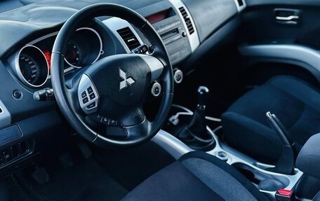 Mitsubishi Outlander III рестайлинг 3, 2008 год, 1 050 000 рублей, 9 фотография