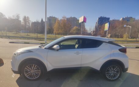 Toyota C-HR I рестайлинг, 2019 год, 2 250 000 рублей, 11 фотография