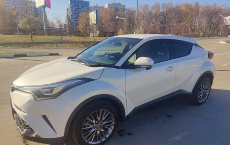 Toyota C-HR I рестайлинг, 2019 год, 2 250 000 рублей, 12 фотография