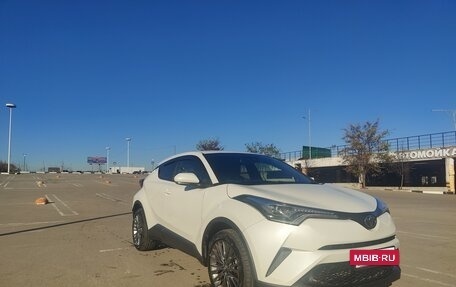 Toyota C-HR I рестайлинг, 2019 год, 2 250 000 рублей, 13 фотография