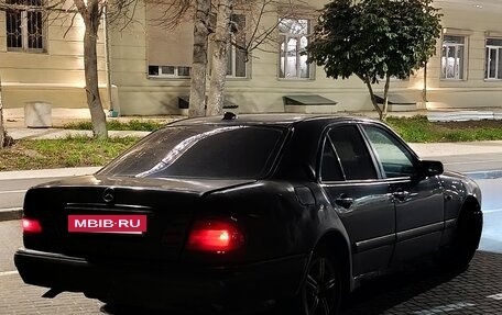 Mercedes-Benz E-Класс, 1997 год, 230 000 рублей, 5 фотография