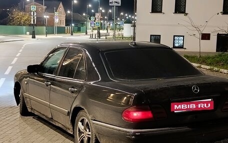 Mercedes-Benz E-Класс, 1997 год, 230 000 рублей, 4 фотография