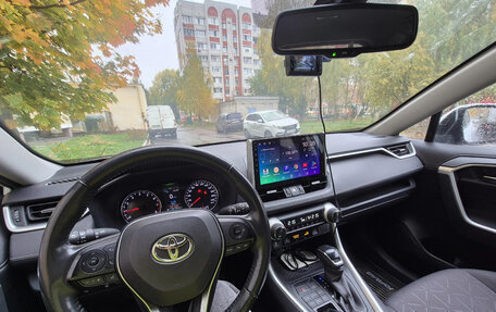 Toyota RAV4, 2021 год, 3 360 000 рублей, 7 фотография