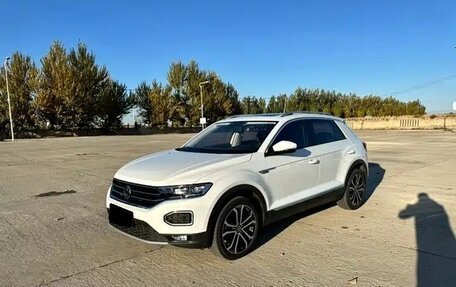 Volkswagen T-Roc I, 2022 год, 1 795 000 рублей, 1 фотография