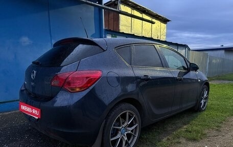 Opel Astra J, 2010 год, 750 000 рублей, 3 фотография