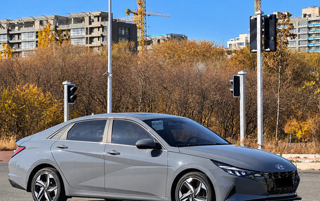 Hyundai Elantra, 2022 год, 1 740 000 рублей, 2 фотография