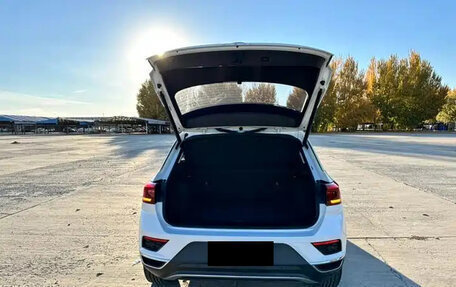Volkswagen T-Roc I, 2022 год, 1 795 000 рублей, 9 фотография