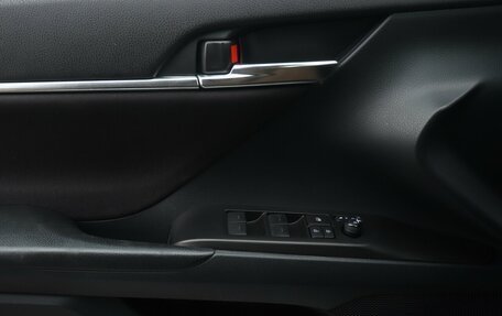 Toyota Camry, 2021 год, 2 990 000 рублей, 9 фотография