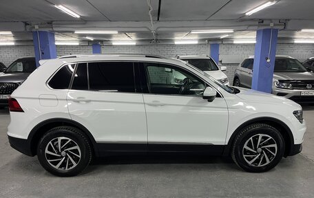 Volkswagen Tiguan II, 2018 год, 2 359 000 рублей, 4 фотография