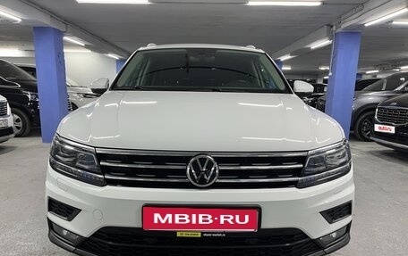Volkswagen Tiguan II, 2018 год, 2 359 000 рублей, 2 фотография