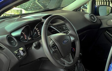 Ford Fiesta, 2015 год, 990 000 рублей, 11 фотография