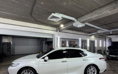 Toyota Camry, 2020 год, 2 900 000 рублей, 2 фотография