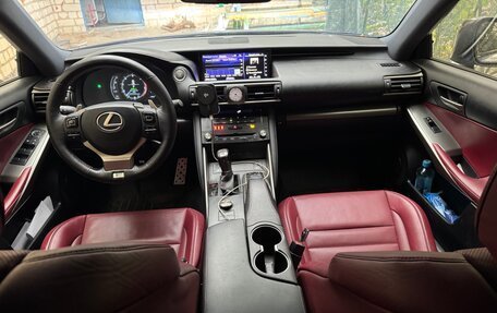 Lexus IS III, 2017 год, 3 500 000 рублей, 3 фотография