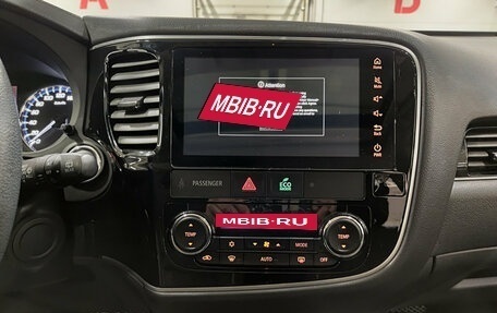 Mitsubishi Outlander III рестайлинг 3, 2022 год, 2 390 000 рублей, 19 фотография