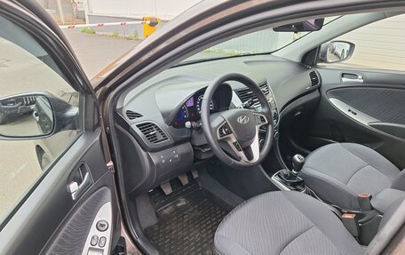 Hyundai Solaris II рестайлинг, 2016 год, 865 000 рублей, 13 фотография