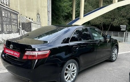 Toyota Camry, 2008 год, 750 000 рублей, 2 фотография