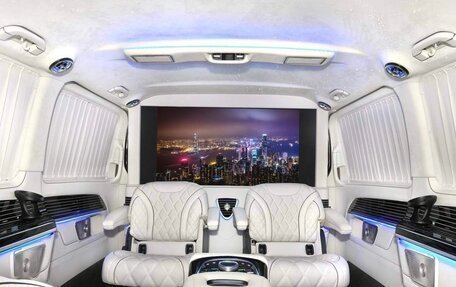 Mercedes-Benz V-Класс, 2024 год, 24 500 000 рублей, 13 фотография