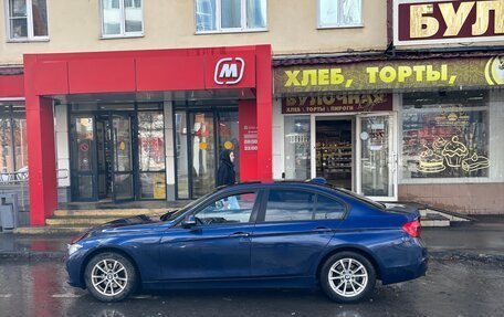 BMW 3 серия, 2018 год, 1 900 000 рублей, 4 фотография