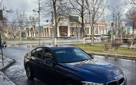 BMW 3 серия, 2018 год, 1 900 000 рублей, 2 фотография