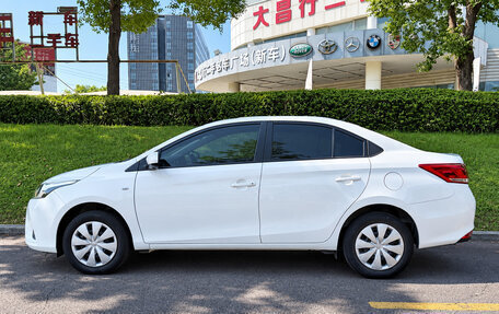 Toyota Yaris XP150 рестайлинг, 2022 год, 2 250 000 рублей, 3 фотография