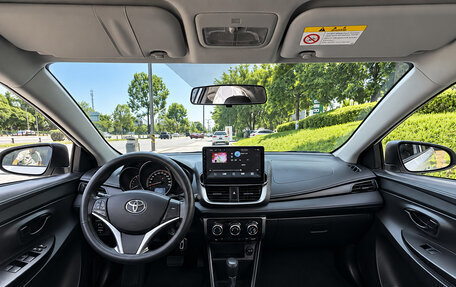 Toyota Yaris XP150 рестайлинг, 2022 год, 2 250 000 рублей, 6 фотография