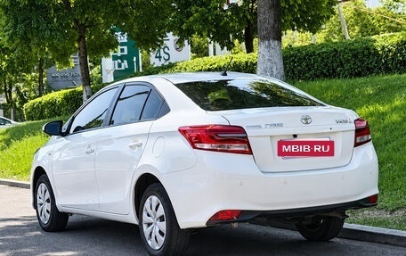 Toyota Yaris XP150 рестайлинг, 2022 год, 2 250 000 рублей, 4 фотография