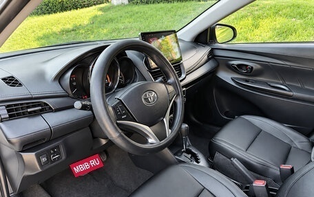 Toyota Yaris XP150 рестайлинг, 2022 год, 2 250 000 рублей, 7 фотография