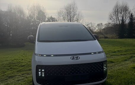 Hyundai Staria, 2024 год, 6 200 000 рублей, 3 фотография