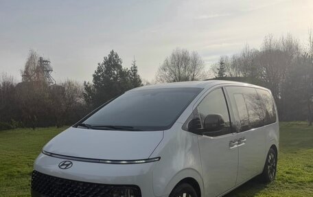 Hyundai Staria, 2024 год, 6 200 000 рублей, 4 фотография