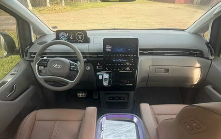 Hyundai Staria, 2024 год, 6 200 000 рублей, 15 фотография