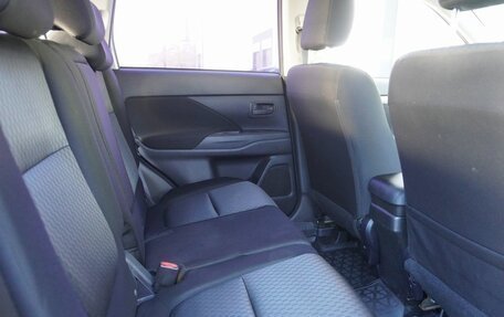 Mitsubishi Outlander III рестайлинг 3, 2012 год, 1 200 000 рублей, 10 фотография