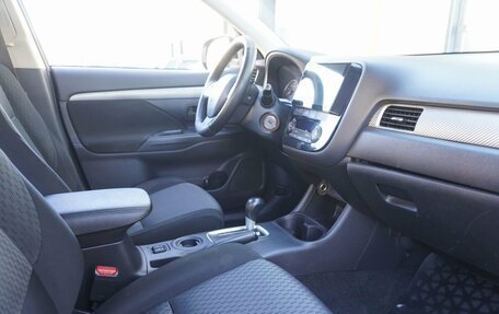 Mitsubishi Outlander III рестайлинг 3, 2012 год, 1 200 000 рублей, 11 фотография