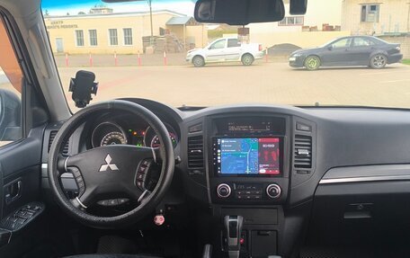 Mitsubishi Pajero IV рестайлинг 2, 2011 год, 1 800 000 рублей, 5 фотография
