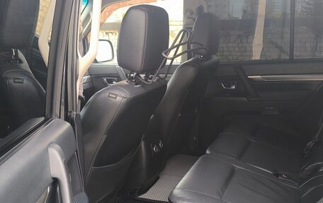 Mitsubishi Pajero IV рестайлинг 2, 2011 год, 1 800 000 рублей, 7 фотография