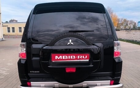 Mitsubishi Pajero IV рестайлинг 2, 2011 год, 1 800 000 рублей, 9 фотография