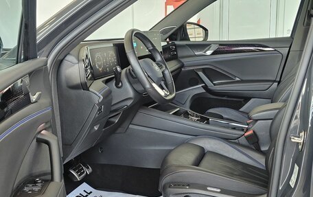 Volkswagen Tiguan, 2025 год, 6 099 000 рублей, 9 фотография