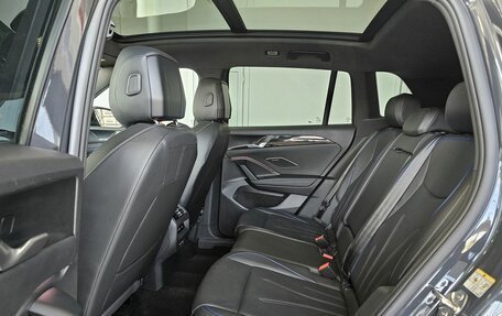 Volkswagen Tiguan, 2025 год, 6 099 000 рублей, 16 фотография