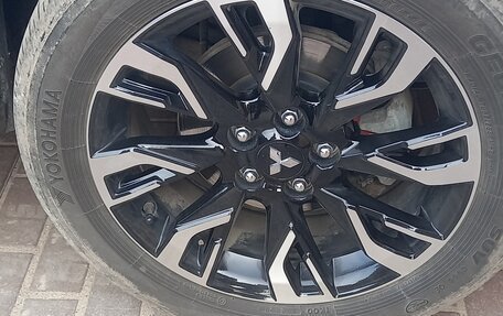 Mitsubishi Outlander III рестайлинг 3, 2022 год, 2 850 000 рублей, 16 фотография
